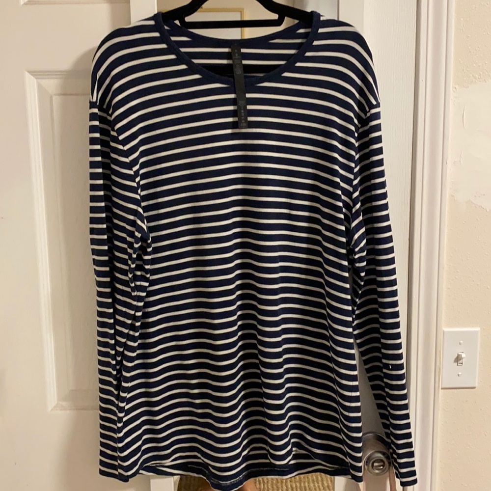 Lululemon Men’s 5 Year Long Sleeve - Size XL